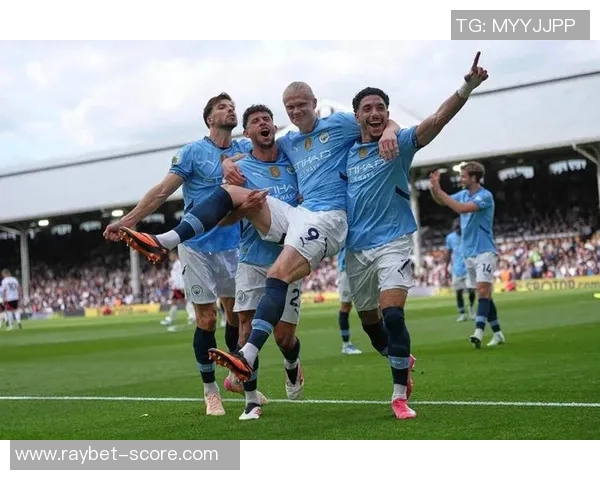 英超激战：里昂大胜皇马神奇扑救点燃全场热情与转会风波